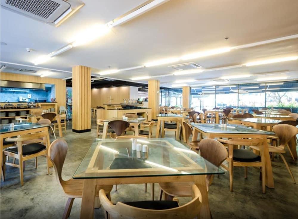Galleria 12 Sukhumvit Bangkok By Compass Hospitality Kültér fotó
